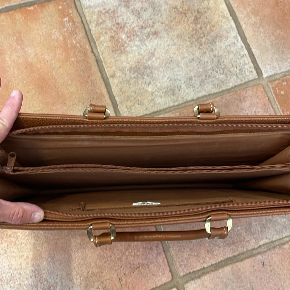 Vintage Dolce Vita leather briefcase